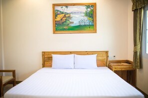 Standard Double Room | Meja kerja, setrika/meja setrika, dan Wi-Fi gratis