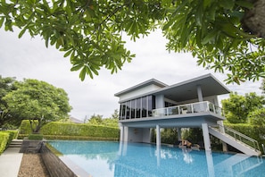 Outdoor pool - Maximum Land & House with WiFi (Udon Thani)