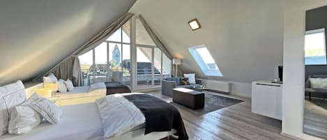 Junior Studio Suite, Balcony, Lake View | 1 bedroom, hypo-allergenic bedding, in-room safe, free WiFi