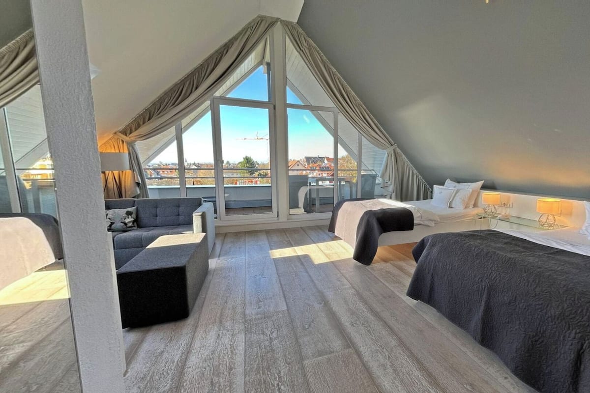 Junior-Studiosuite mit Balkon und Seeblick | 低過敏寢具、客房內保險箱、免費無線上網、床單
