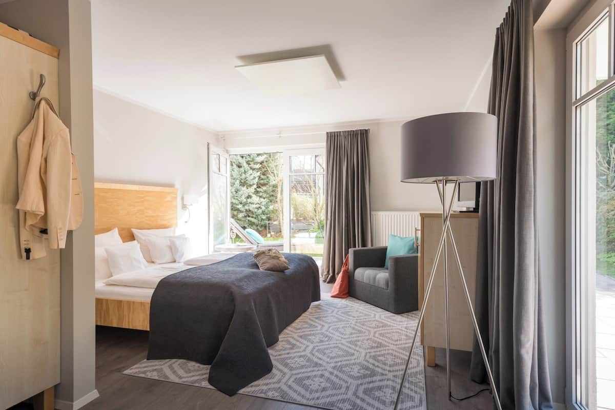 Classic Comfort Doppelzimmer mit Balkon oder Terrasse | 低過敏寢具、客房內保險箱、免費無線上網、床單