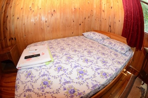 Desk, free WiFi, bed sheets