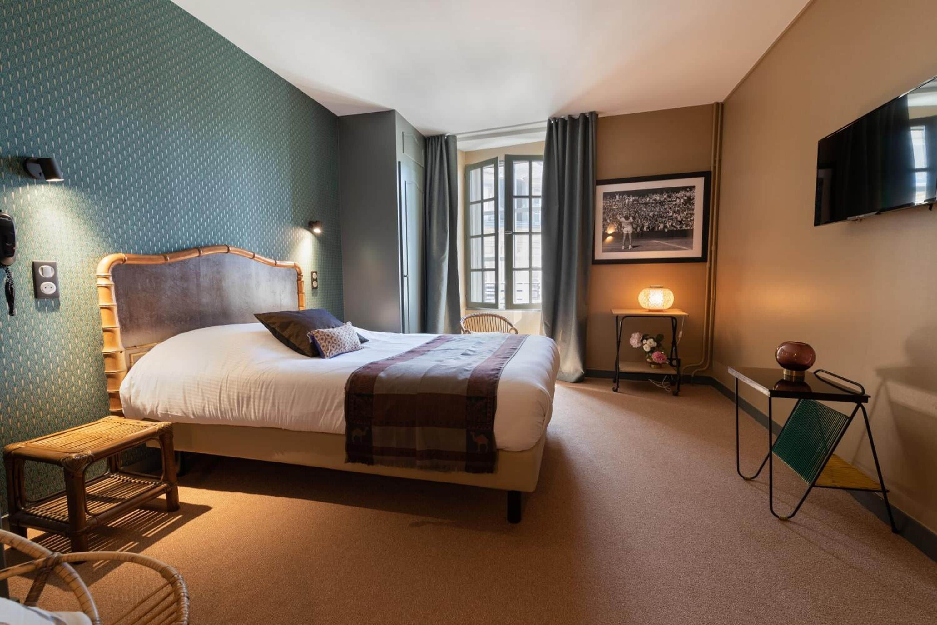 executive triple room | premium bedding, desk, blackout curtains, soundproofing