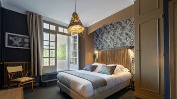 1 quarto, roupas de cama premium, escrivaninha, cortinas blackout