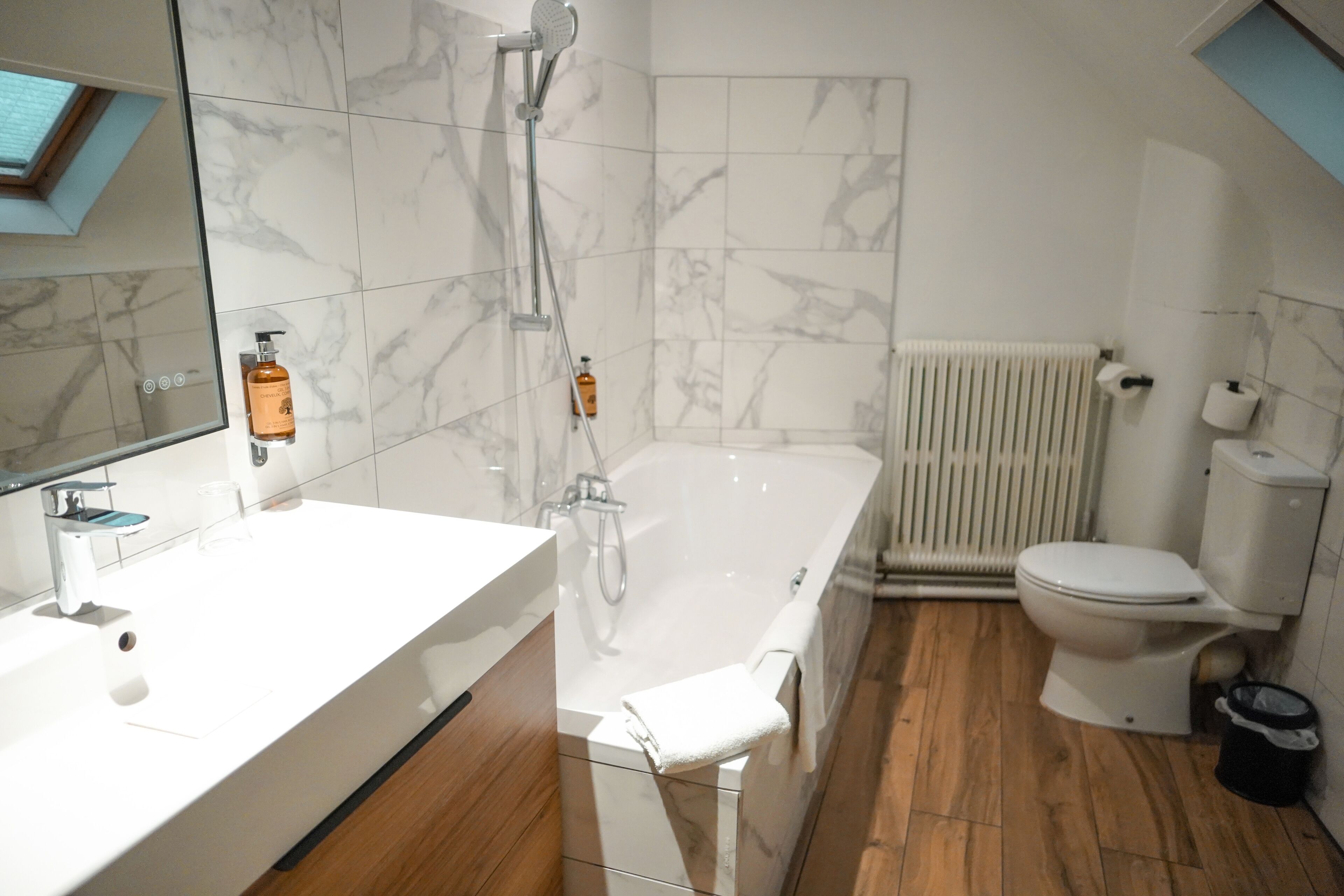 free toiletries, towels