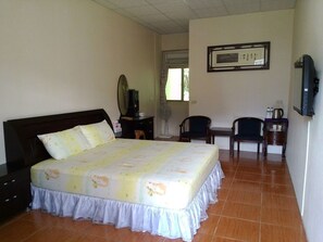 Chambre Double Standard | Bureau, rideaux occultants, Wi-Fi gratuit, draps fournis