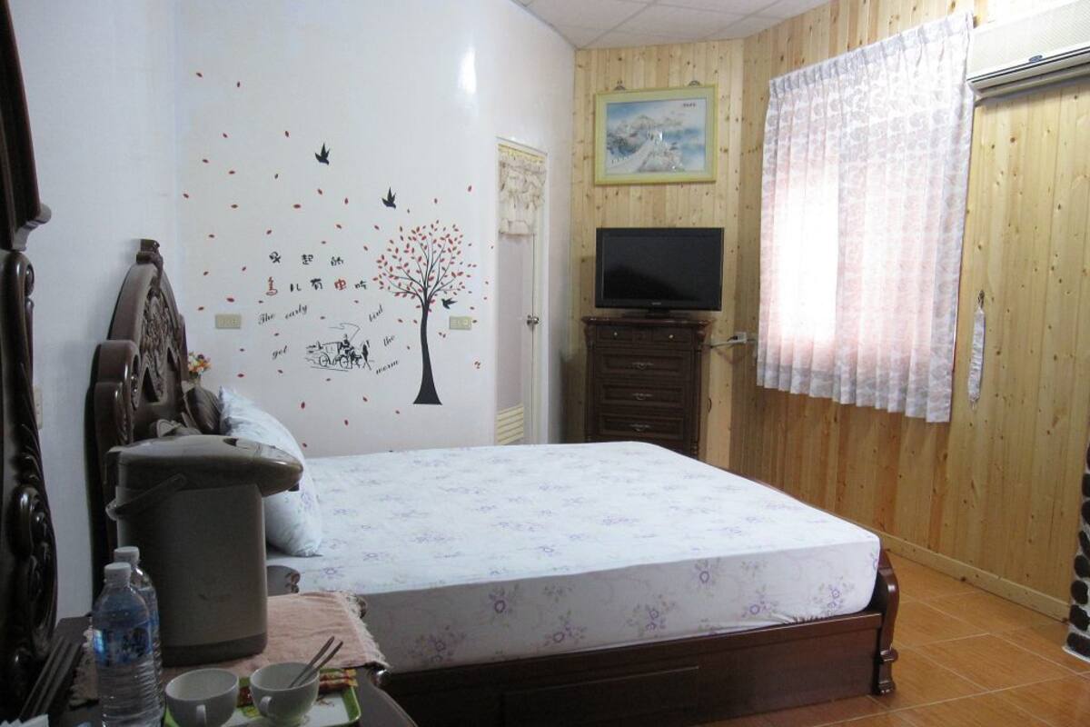 Habitación estándar doble | Escritorio, cortinas opacas, wifi gratis y ropa de cama