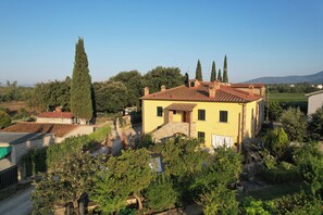 Front of property - Cappannelle Country House Tuscany (Castiglion Fibocchi)