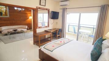 Individually furnished, desk, laptop workspace, blackout curtains