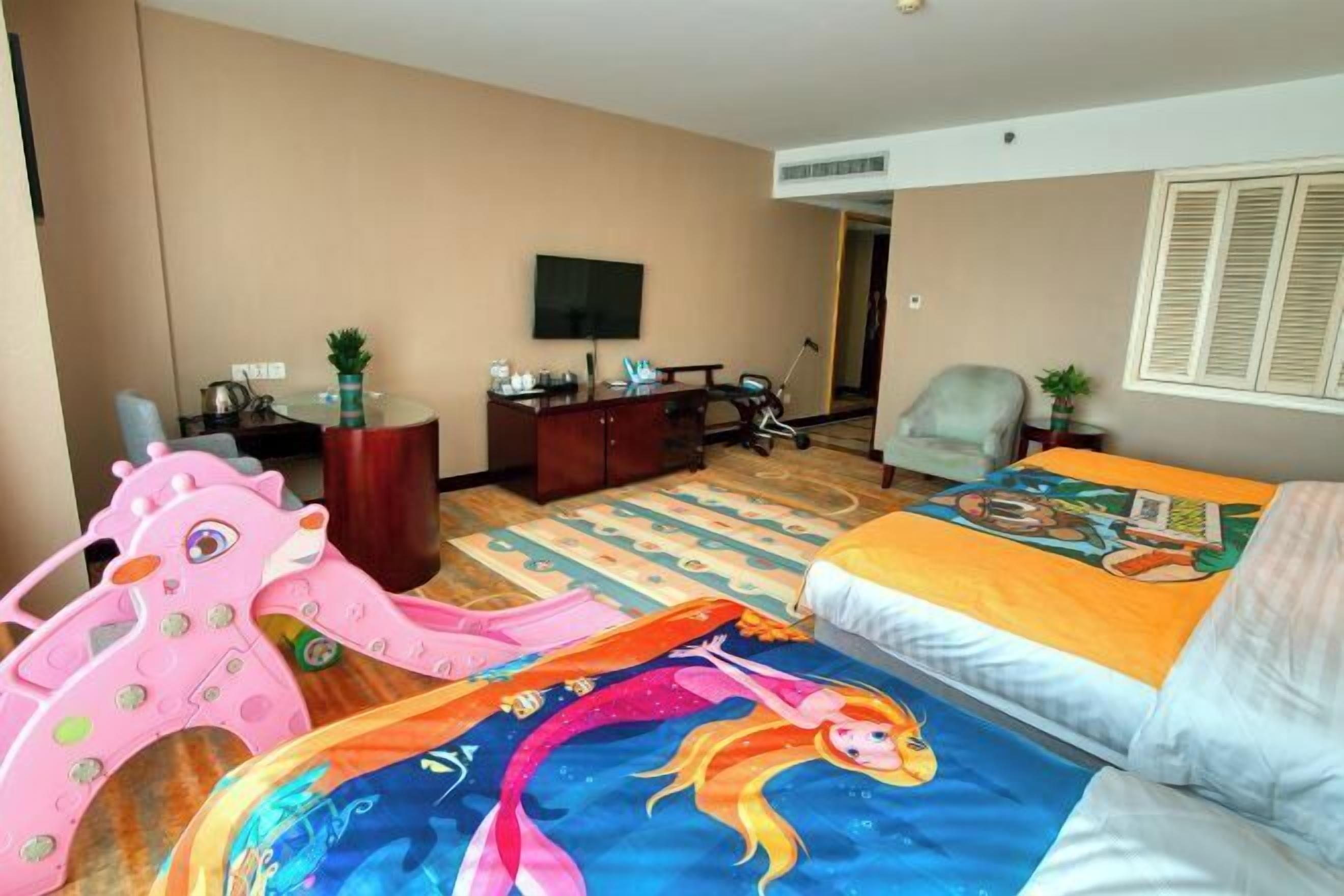 Minibar, in-room safe, desk, blackout curtains