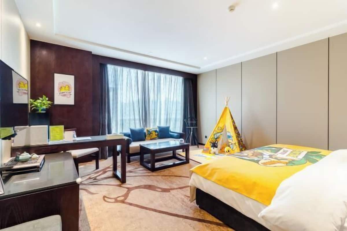 Minibar, in-room safe, desk, blackout curtains