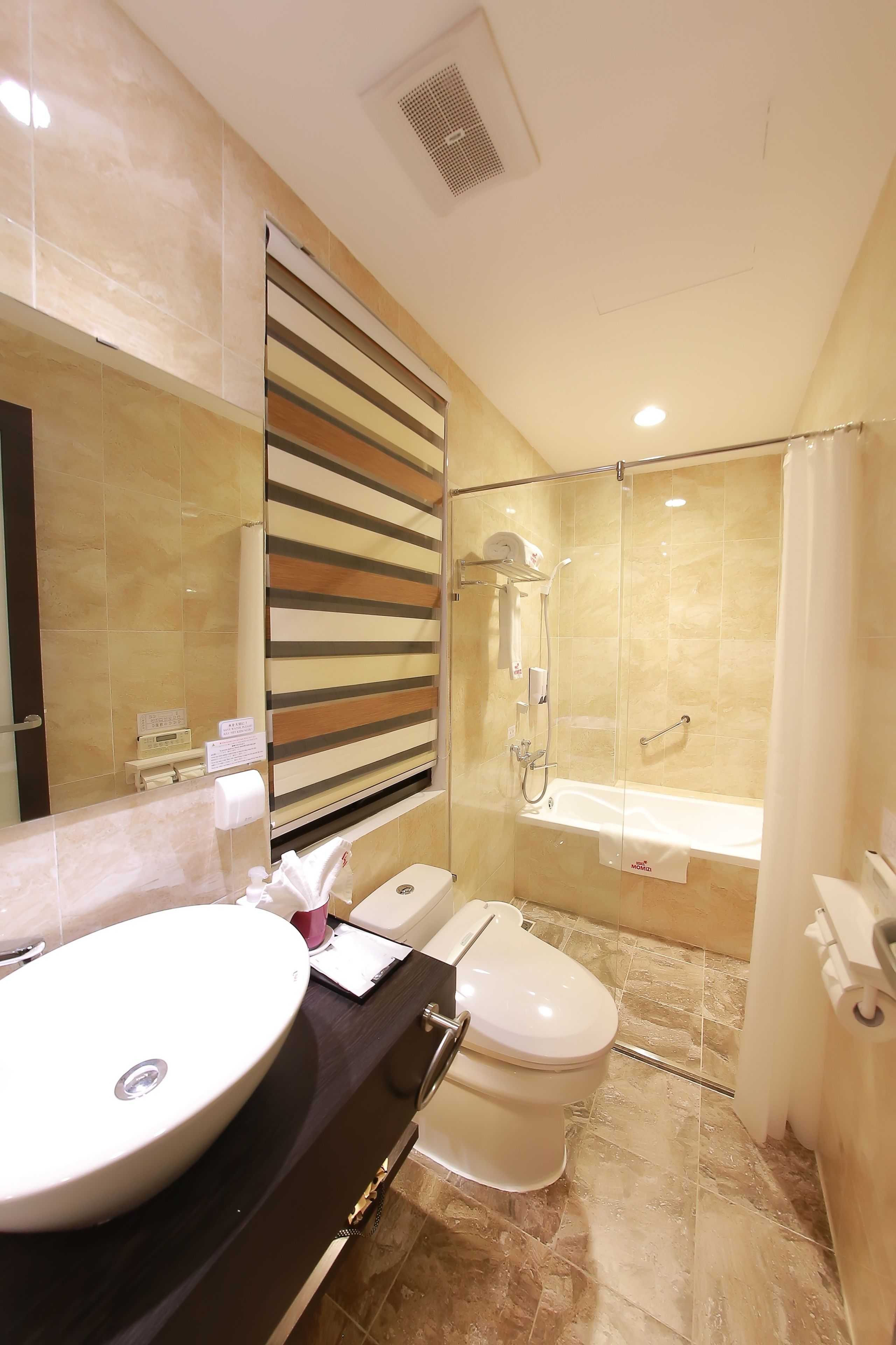 double deluxe | bathroom | combined shower/bathtub, free toiletries, hair dryer, bathrobes