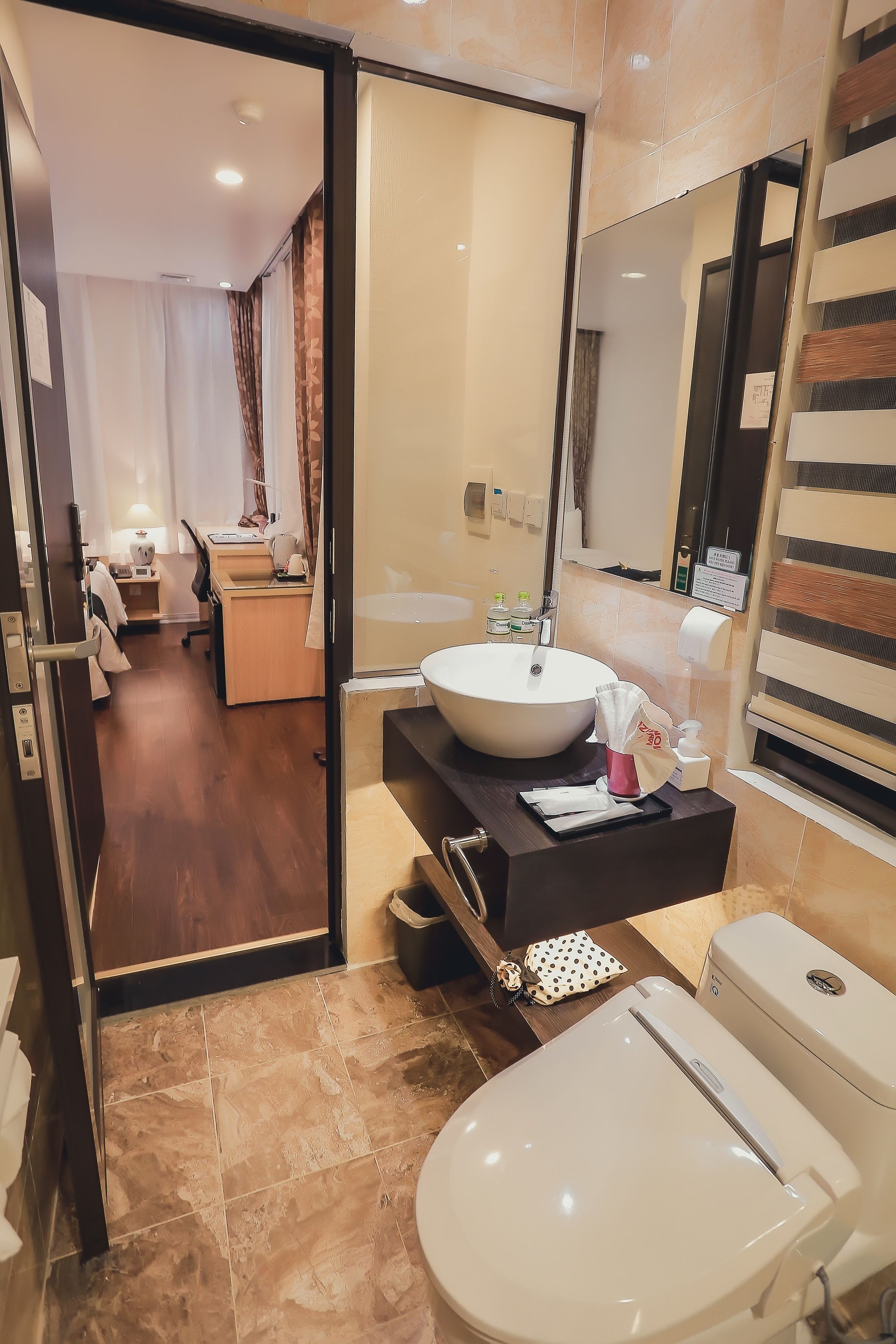 double deluxe | bathroom | combined shower/bathtub, free toiletries, hair dryer, bathrobes