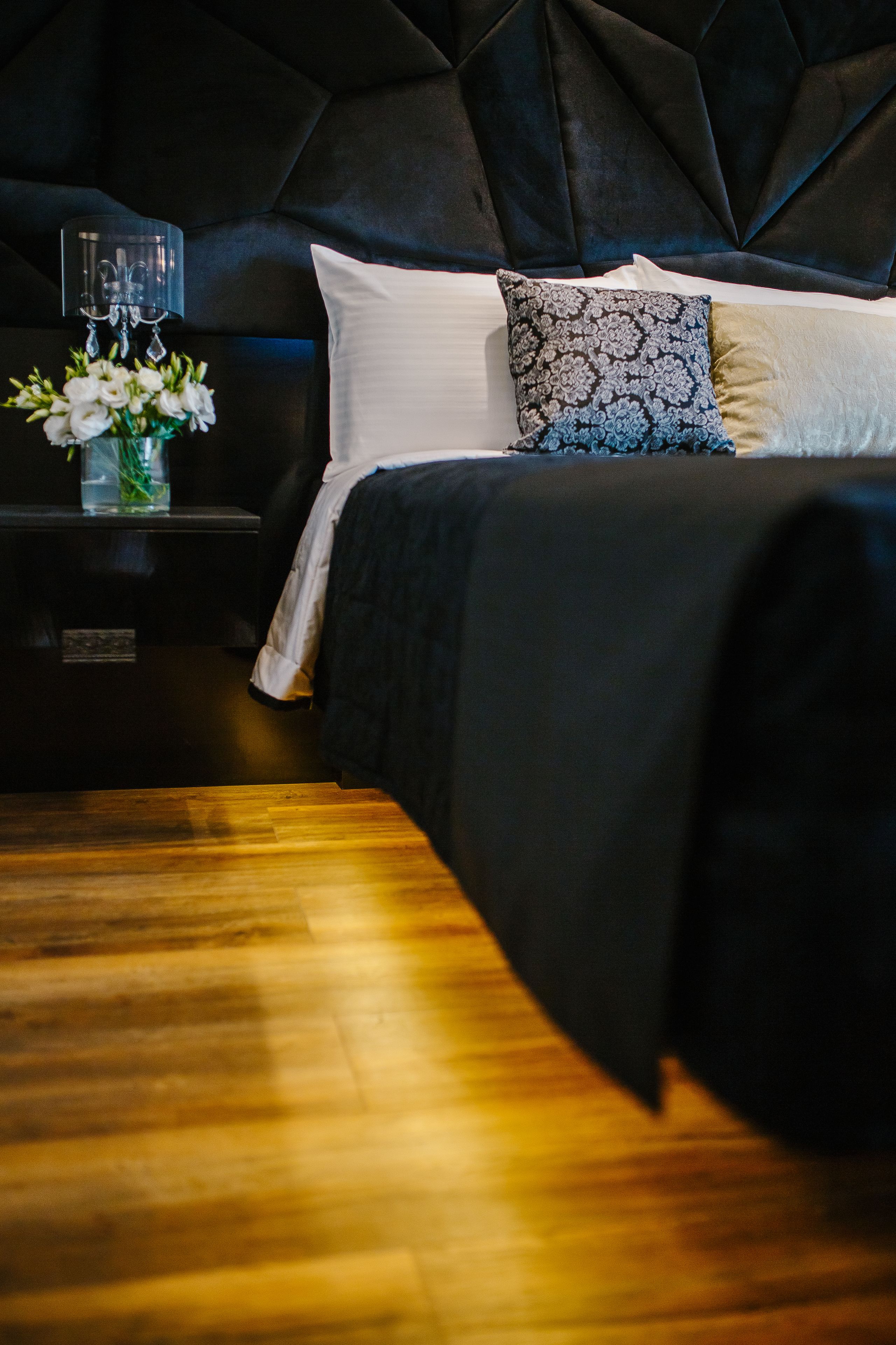 deluxe suite, jetted tub, city view | 1 bedroom, in-room safe, desk, soundproofing