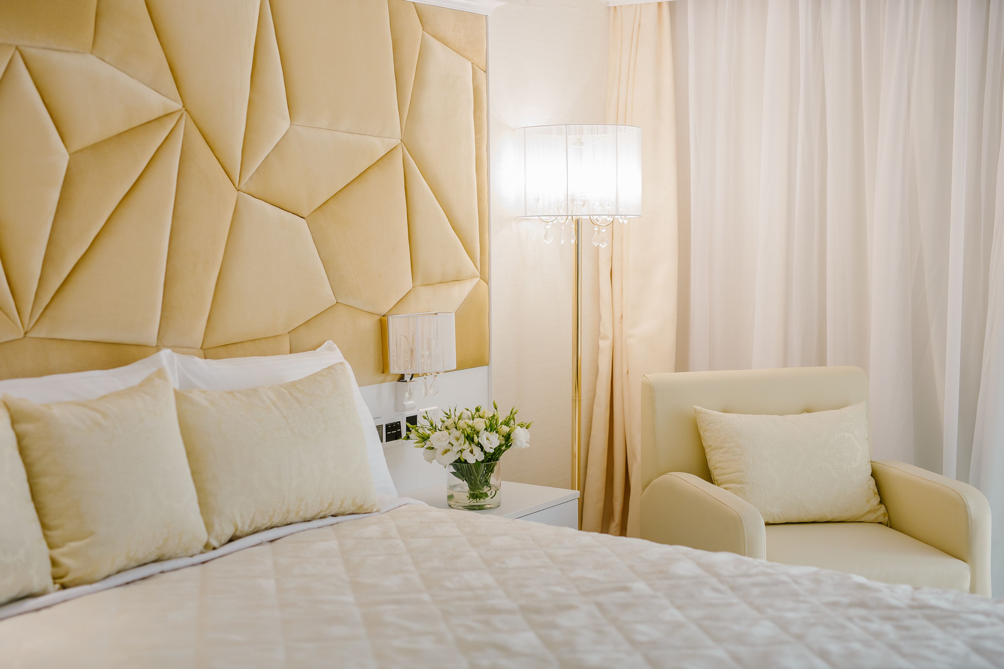 deluxe suite, balcony, city view | 1 bedroom, in-room safe, desk, soundproofing