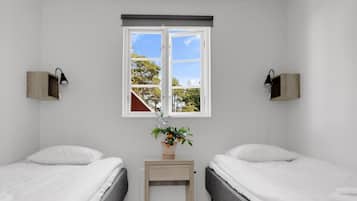 Cots/infant beds
