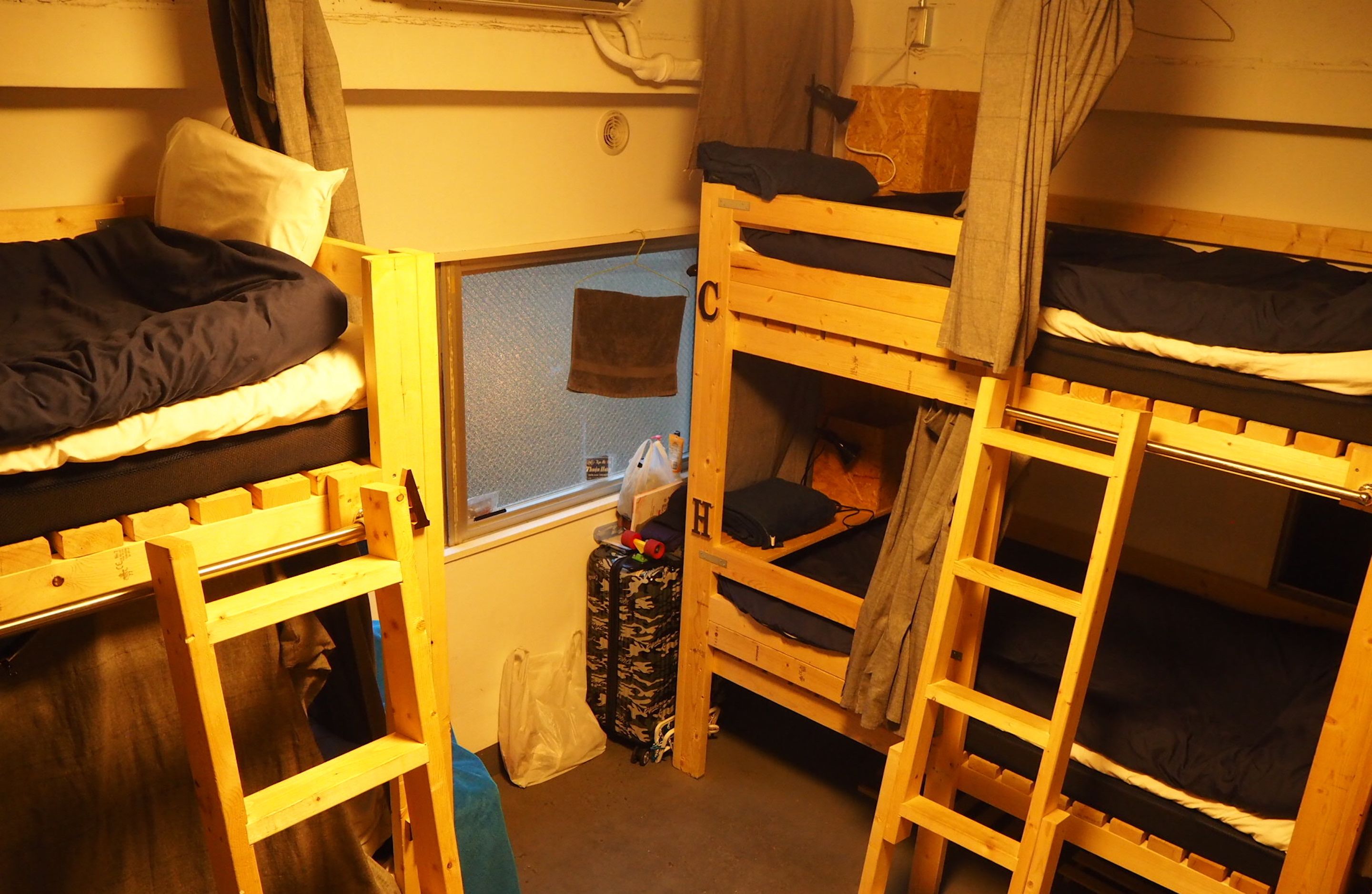 Caja fuerte, wifi gratis, ropa de cama