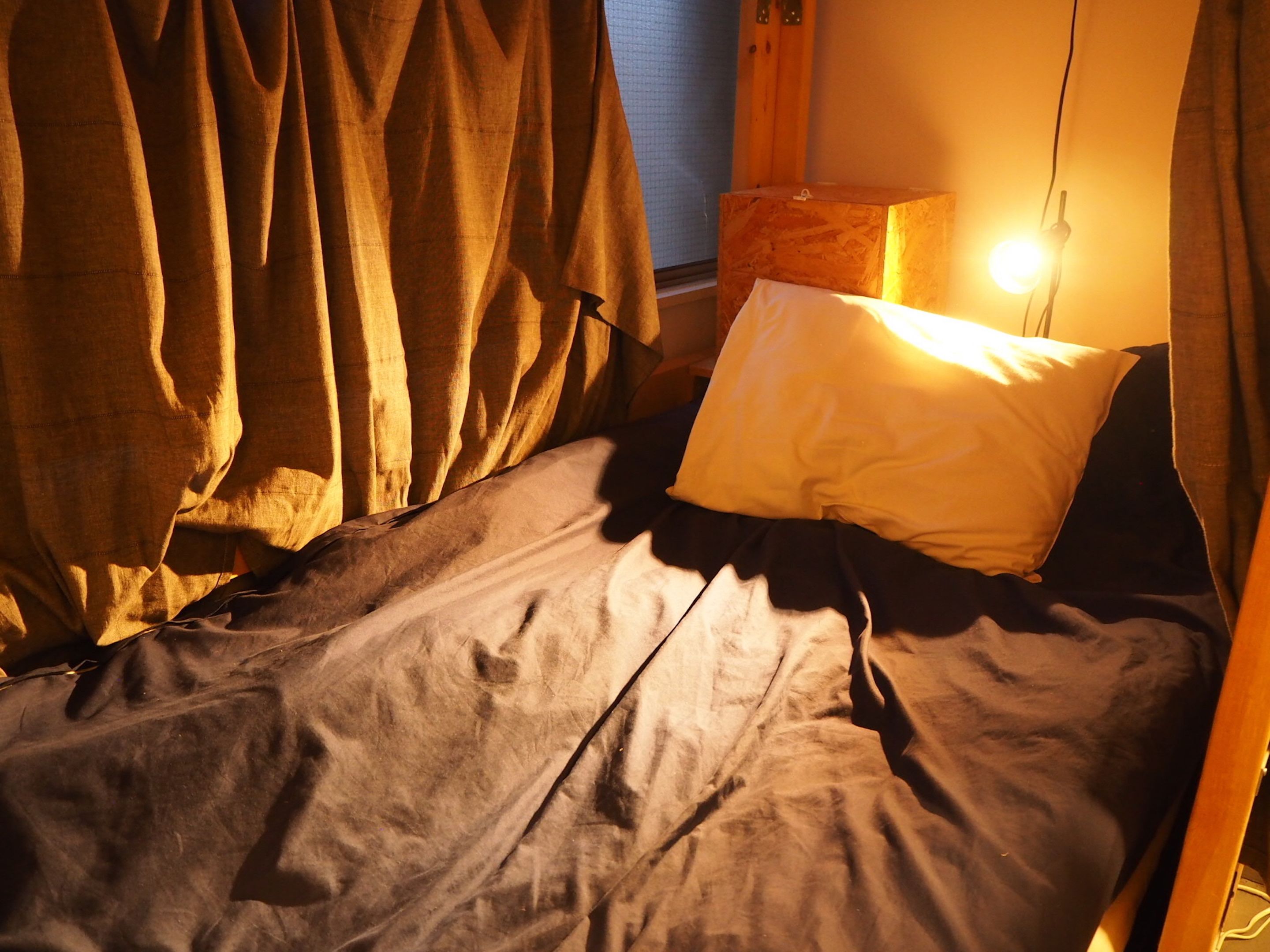 Caja fuerte, wifi gratis, ropa de cama