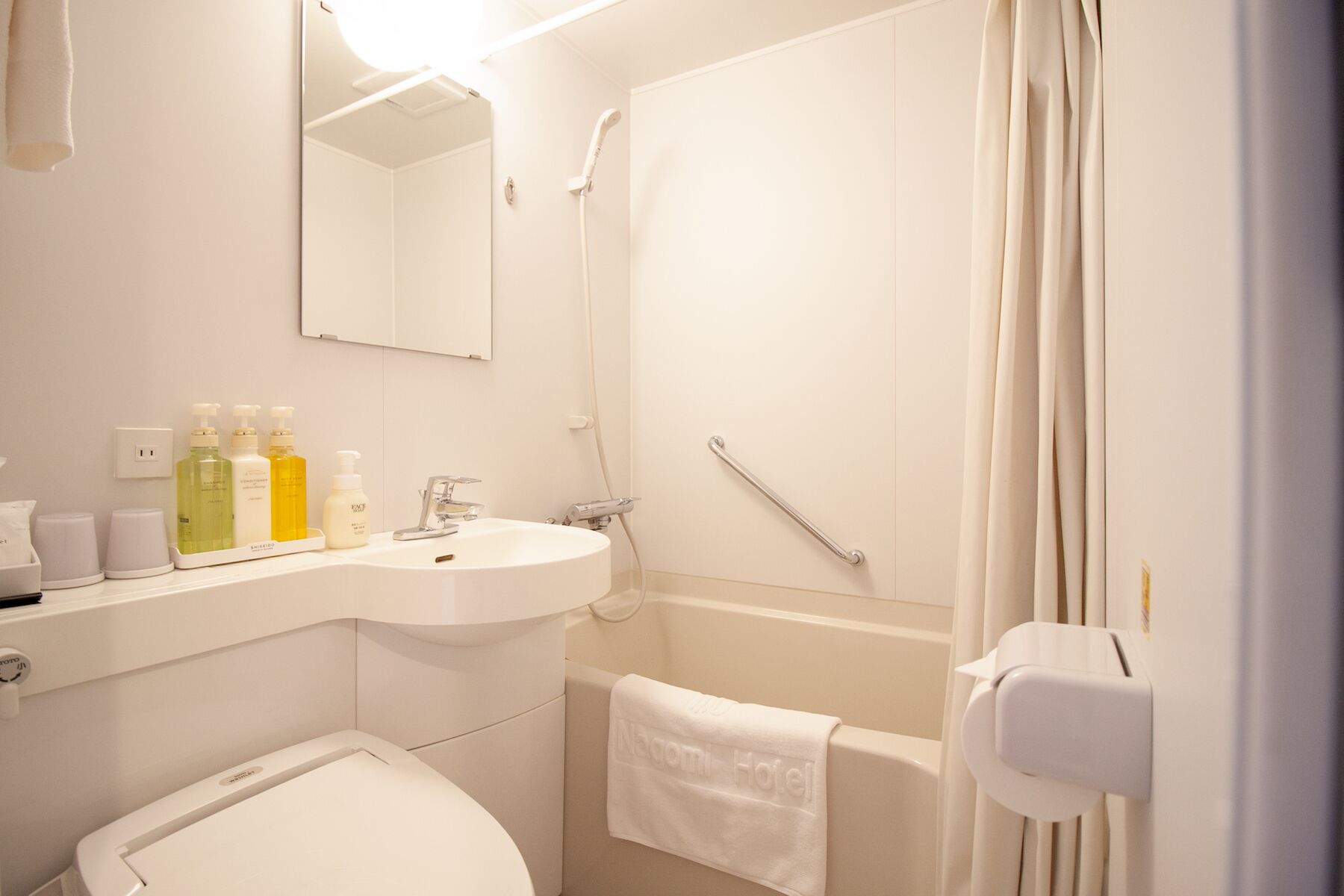 double room | bathroom | combined shower/bathtub, free toiletries, hair dryer, bathrobes