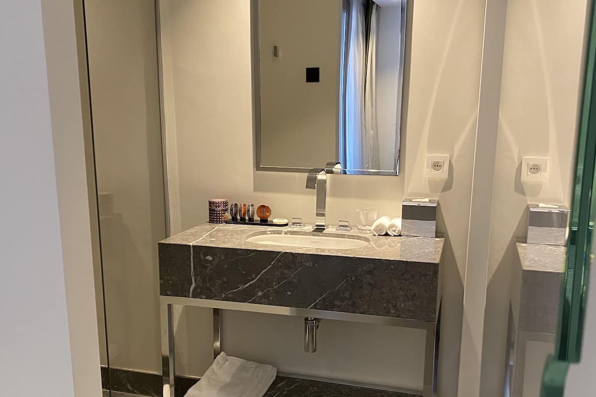 deluxe double room | premium bedding, minibar, in-room safe, desk