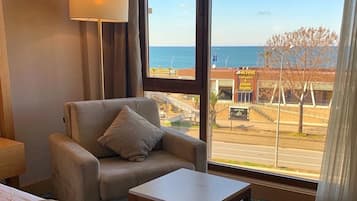 Premium bedding, minibar, in-room safe, desk