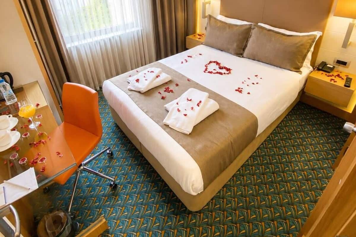 Standard Double Room | Premium bedding, minibar, in-room safe, desk