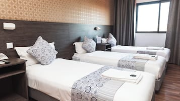 Quarto triplo standard | 1 quarto, cofres nos quartos, escrivaninha