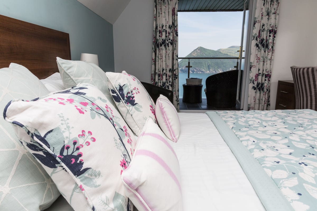 Rollaway beds, free WiFi