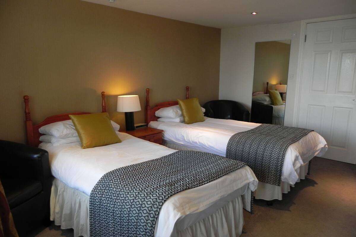 Twin Room, Sea View (Annex) | Rollaway beds (surcharge), WiFi (free)