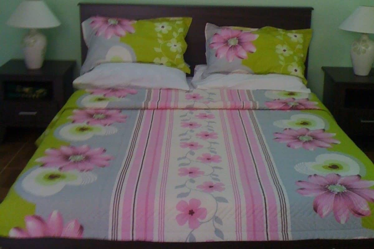 Double Room (Green) | Iron/ironing board, free cots/infant beds, free WiFi