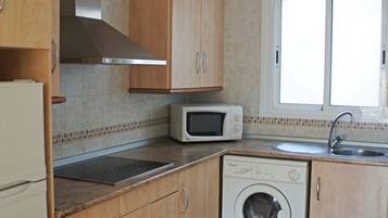 Standard Apartment, 2 Bedrooms | Private kitchen