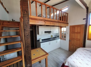 Gallery Loft, Balcony, Courtyard View | Down comforters, blackout drapes, iron/ironing board, free WiFi - Comarca Recreo (Vina del Mar)