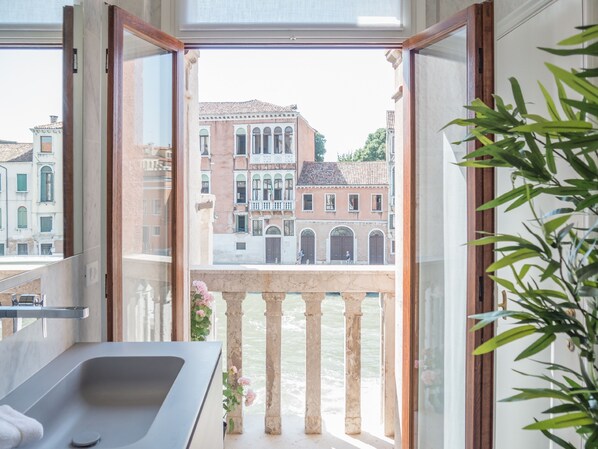 Panorama appartement, 2 slaapkamers (Check-in online) | Uitzicht vanuit de kamer