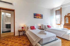 Panoramic Apartment, 2 Bedrooms (Check-in online) - Luxury Apartment On Grand Canal by Wonderful Italy (Venice)