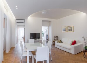 Panoramic Apartment, 2 Bedrooms (Check-in online) | Living area | Flat-screen TV - Luxury Apartment On Grand Canal (Venice)
