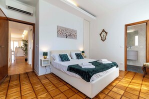 Departamento panorámico, 2 habitaciones (Check-in online) | Edredón, insonorización, tabla de planchar con plancha y wifi gratis 