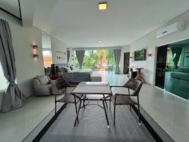 Premium Room | 1 bedroom, minibar, blackout drapes, free WiFi