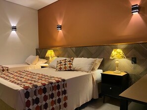 1 habitación, minibar, cortinas blackout y wifi gratis 