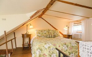 Premium bedding, desk, iron/ironing board, free WiFi - The Norman Rockwell Studio And Inn (Arlington)