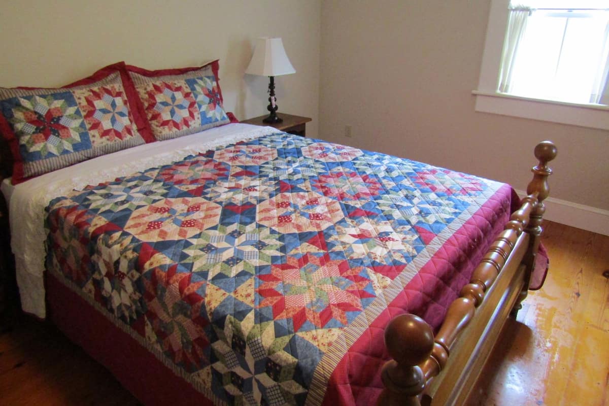 Kamar Deluks, 1 Tempat Tidur Queen, kamar mandi pribadi, pemandangan gunung | Seprai premium, meja kerja, setrika/meja setrika, dan Wi-Fi gratis