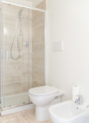 Bathroom - Penthouse Dream Apartments by Wonderful Italy (Venice)