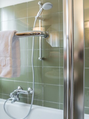 Classic Apartment, 3 Bedrooms (Check-in online) | Bathroom shower - Penthouse Dream Apartments by Wonderful Italy (Venice)