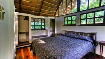 In-room safe, free WiFi