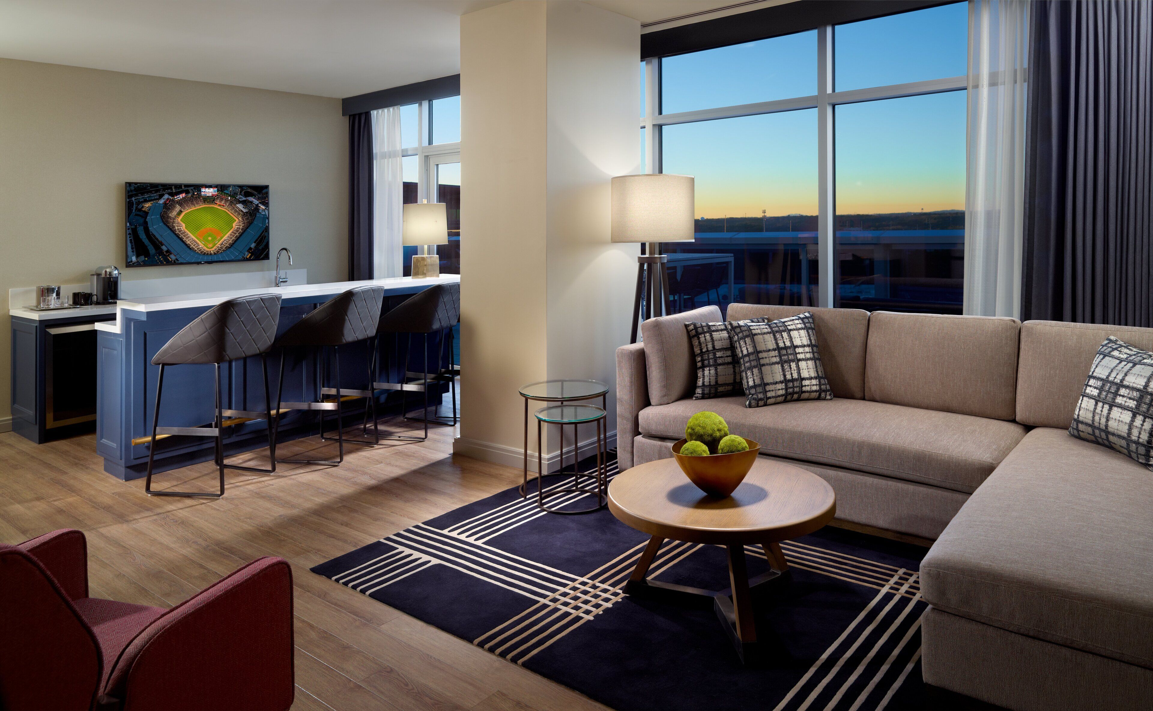 luxury suite, 1 king bed, terrace | premium bedding, pillow-top beds, minibar, in-room safe