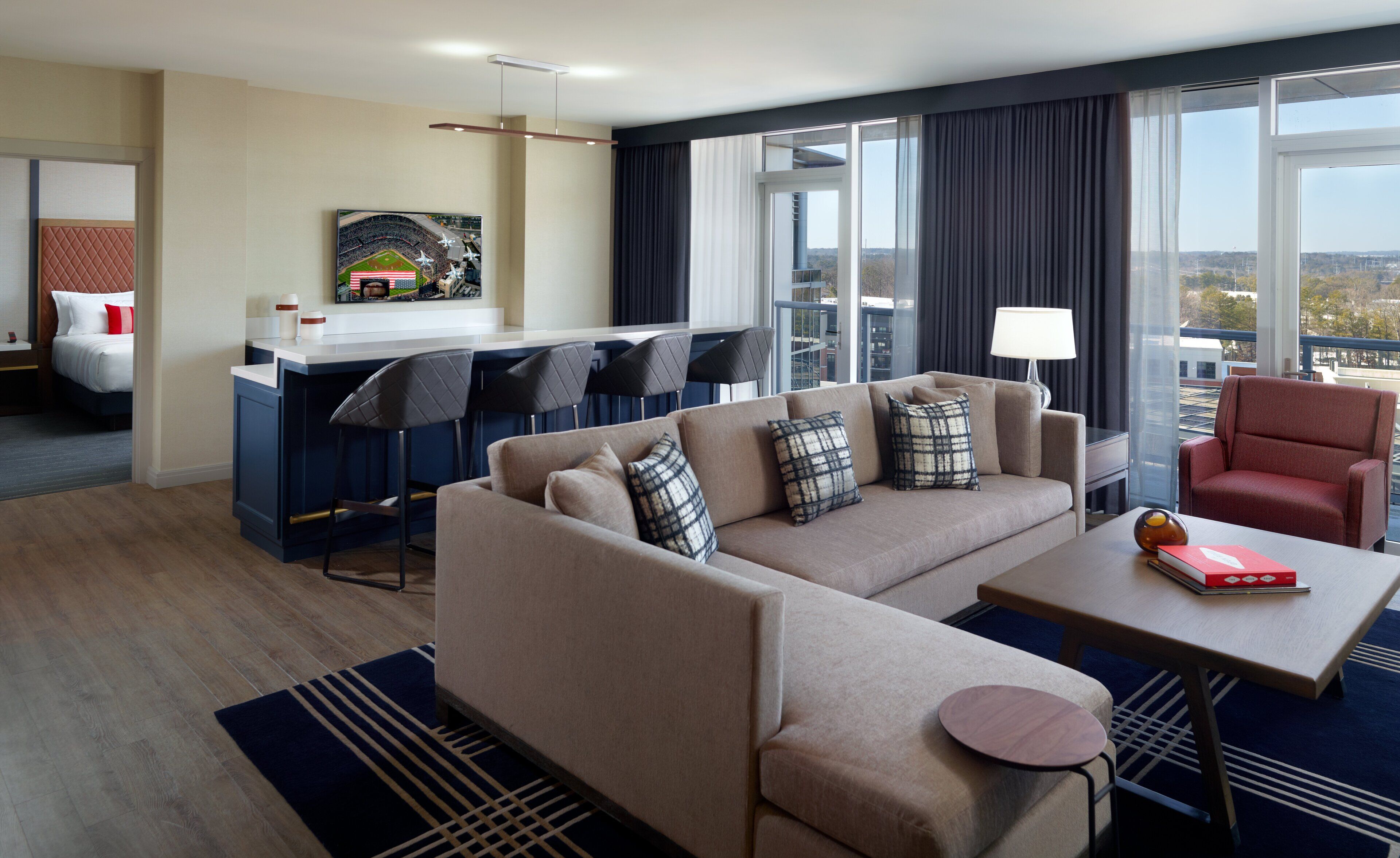 premium bedding, pillow-top beds, minibar, in-room safe