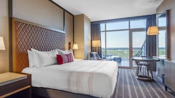 Rom – premier, 1 kingsize-seng, terrasse | Sengetøy av topp kvalitet, senger med overmadrass og minibar