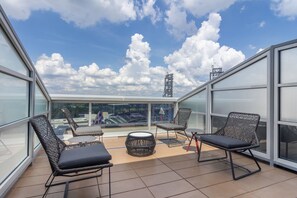 Luxury Suite, 1 King Bed, Terrace