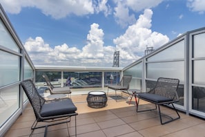 Luxury Suite, 1 King Bed, Terrace