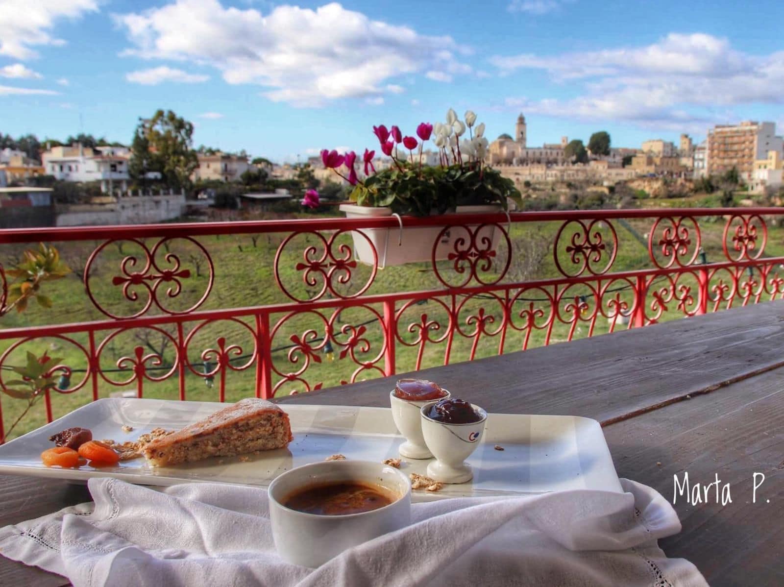 包含每日自助早餐