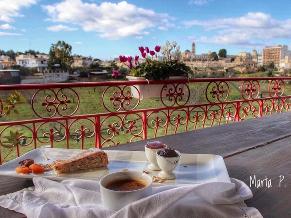 Tägliches inbegriffenes Frühstücksbuffet